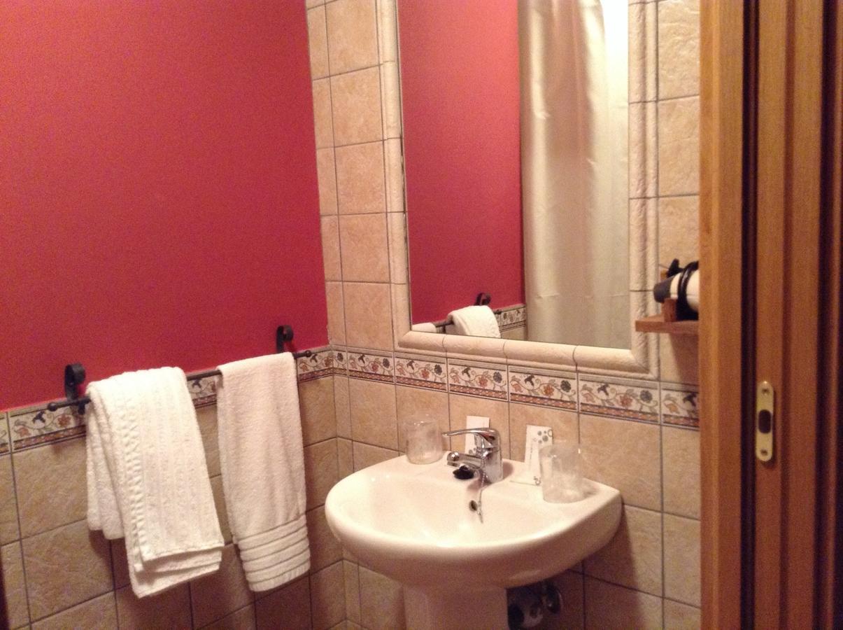 Hostal Camino Del Perdon Uterga Zewnętrze zdjęcie